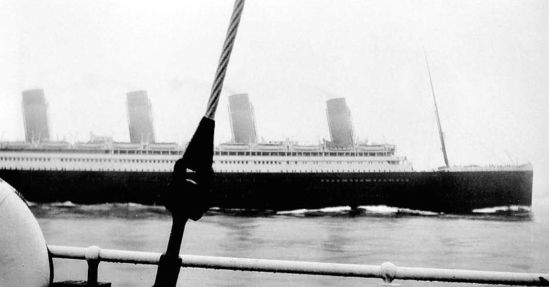 RMS Olympic and lightship Nantucket