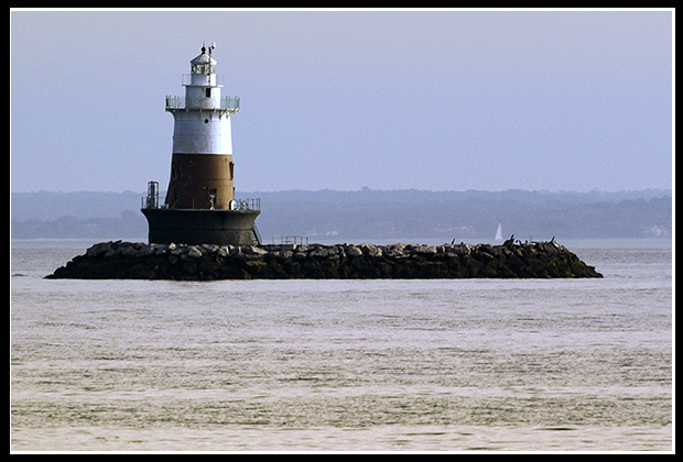 Greens Ledge light with tilt