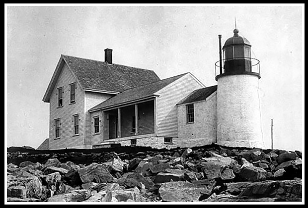 early Winter Harbor light