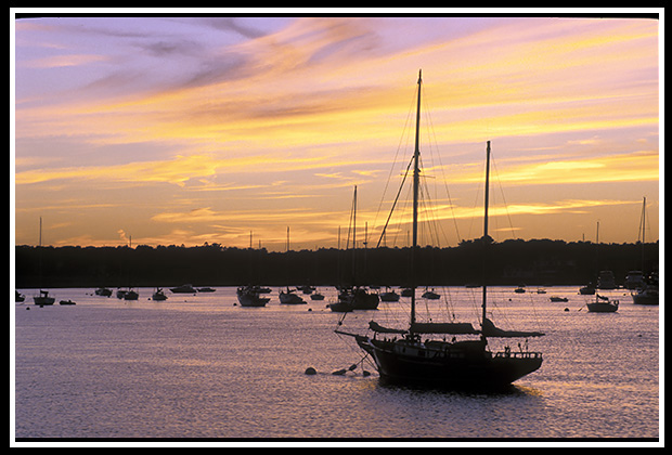sunset on marina on new castle island in portsmouth
