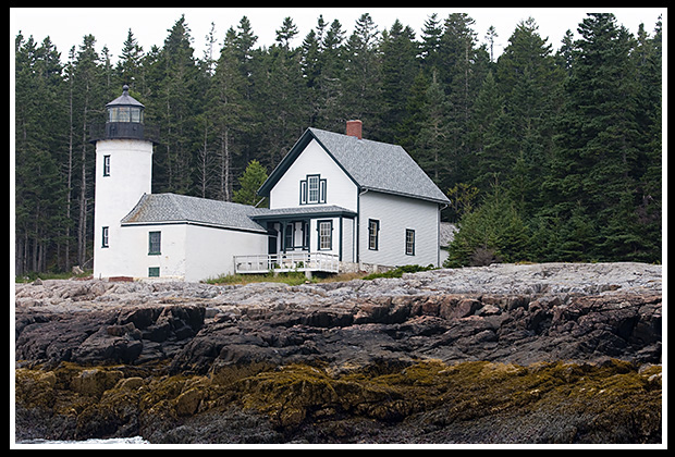 Narragaugus (Pond Island) lighthouse