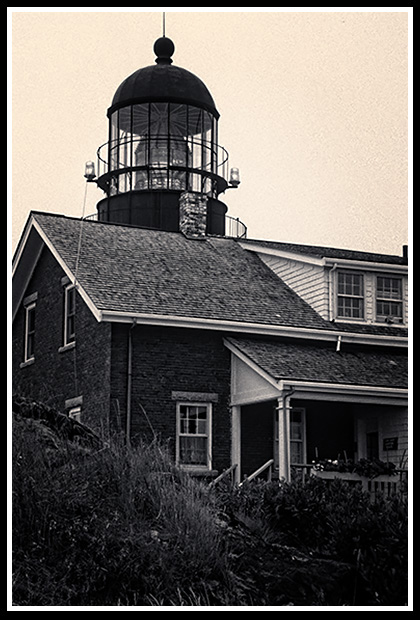 Sequin Island light in overcast weather