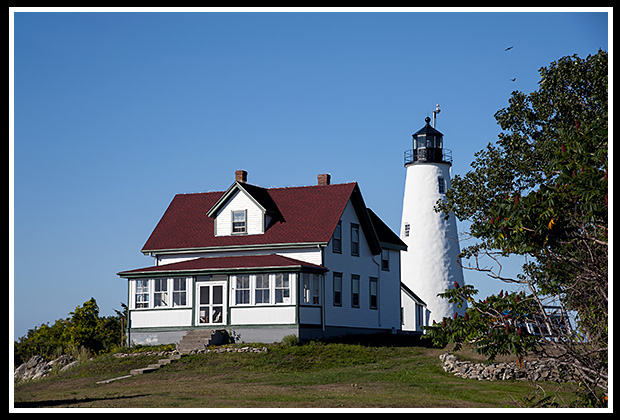 Bakers Island light