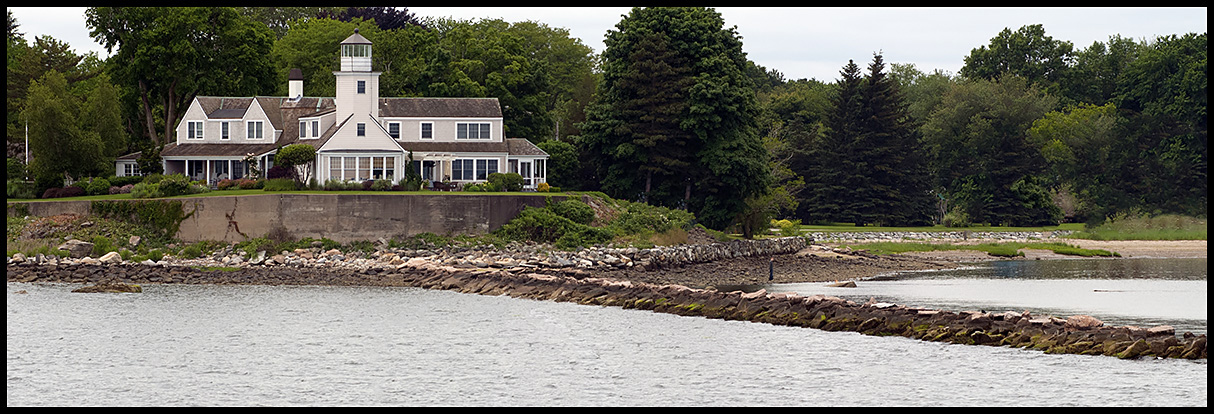 Poplar Point light with wooden tower